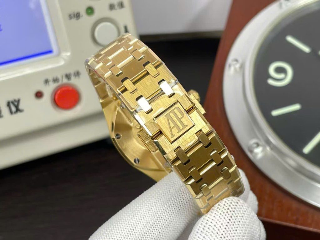 Audemars Piguet Royal Oak Super Clone Swiss Machine 37mm