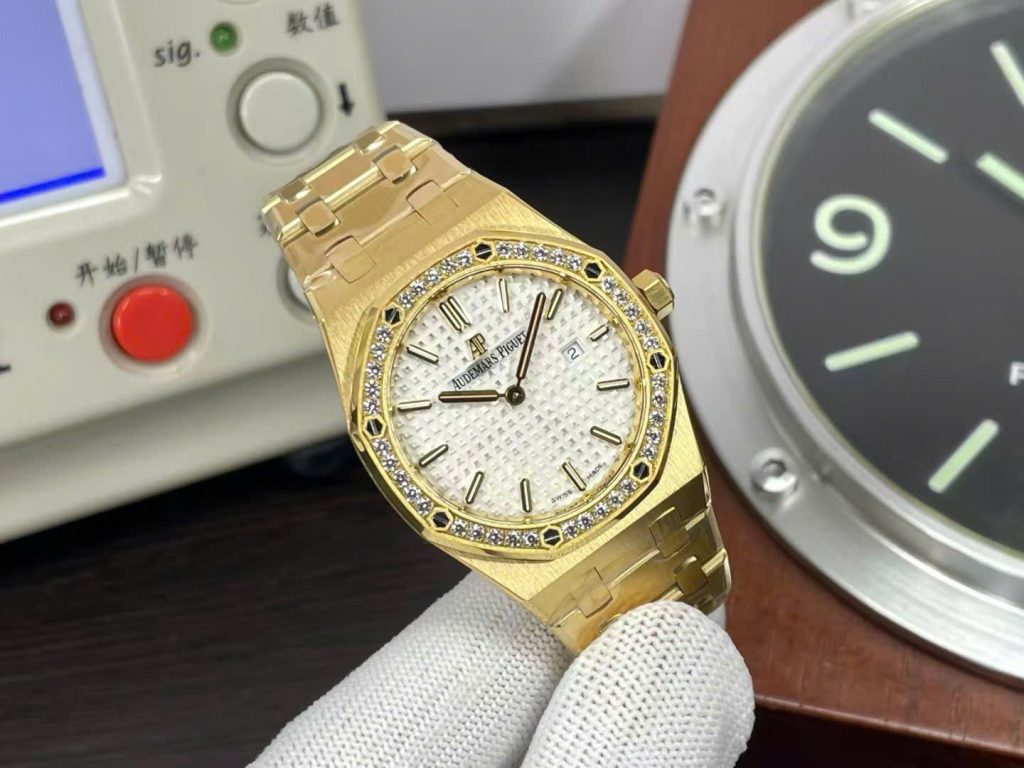 Audemars Piguet Royal Oak Super Clone Swiss Machine 37mm