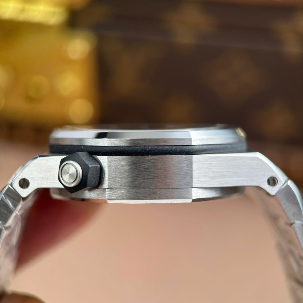 Audemars Piguet Royal Oak Offshore Diver Super Clone Swiss Machine 42mm