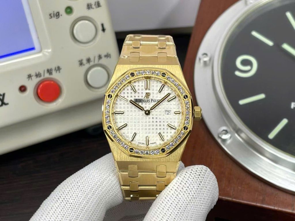 Audemars Piguet Royal Oak Super Clone Swiss Machine 37mm